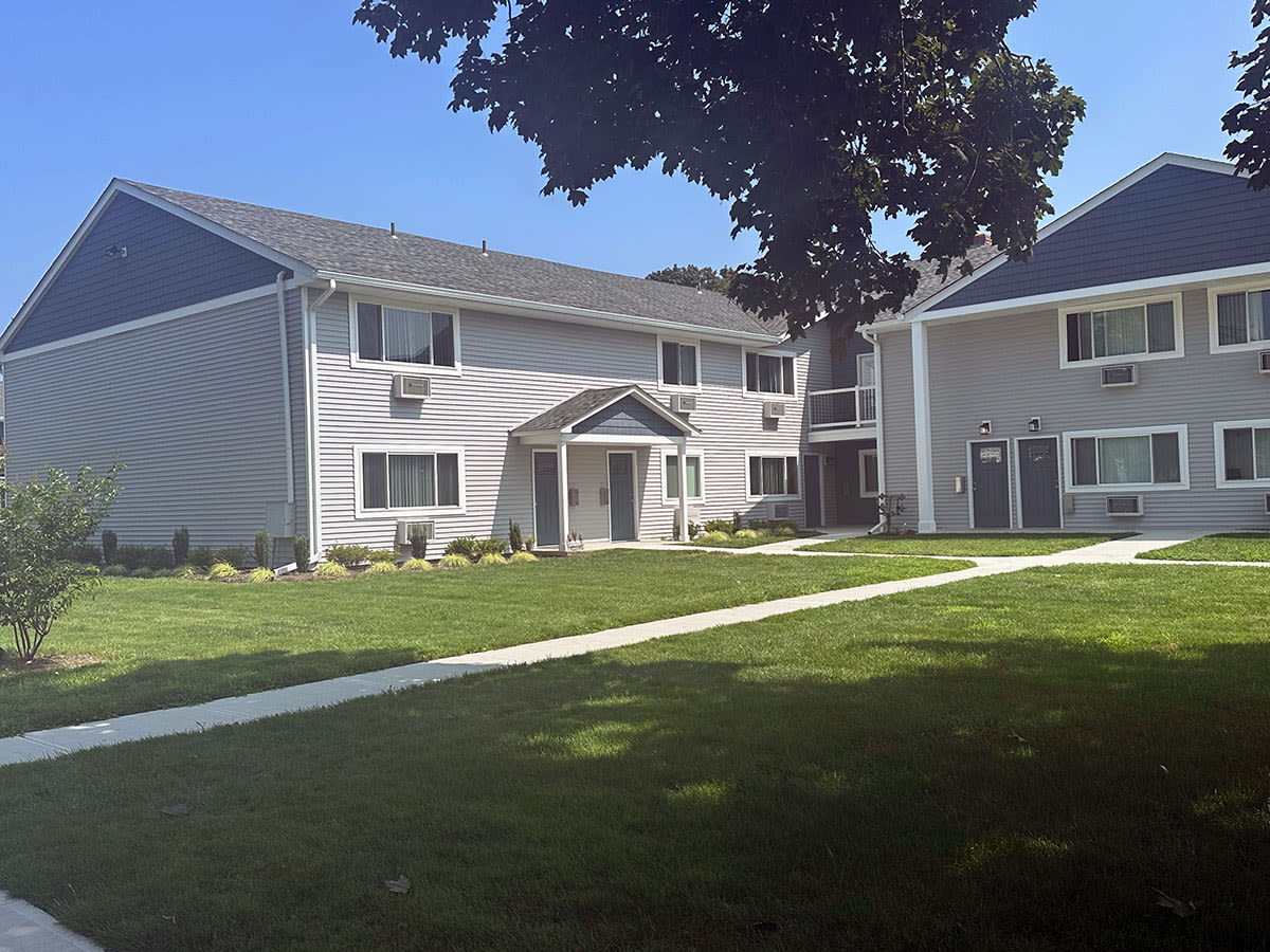 Apartments for Rent in Sayville Brookwood at Sayville